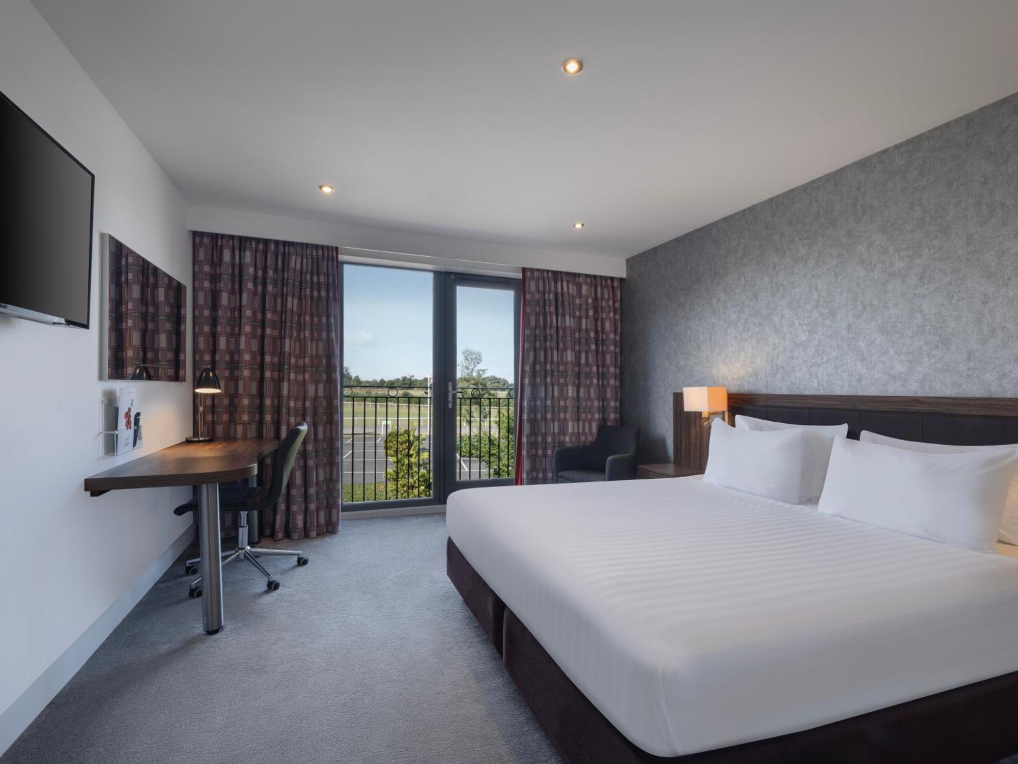 Holiday Inn Huntingdon Racecourse By Ihg Exterior foto